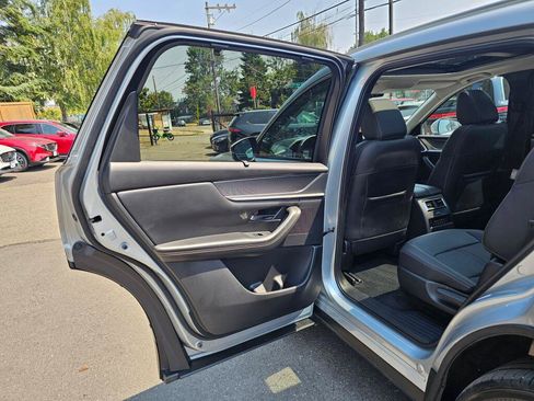 Used 2024 MAZDA CX-90 Plug-In Hybrid w/ Premium Pkg AWD/4WD image 17