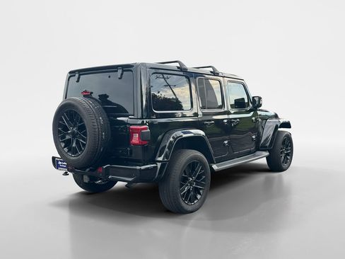 Used 2023 Jeep Wrangler Unlimited Sahara AWD/4WD image 4