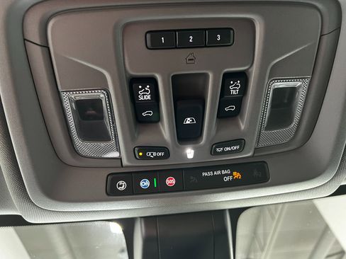 Used 2021 GMC Sierra 2500 SLT w/ SLT Premium Package AWD/4WD image 23