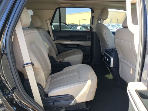 Used 2024 Ford Expedition Limited image 34