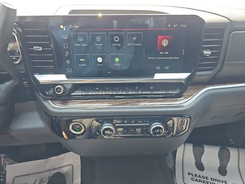 Used 2022 GMC Sierra 1500 Elevation w/ LPO, Elevation Black Package AWD/4WD image 24