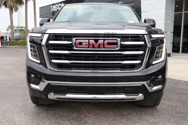 Used 2025 GMC Yukon Elevation AWD/4WD image 3