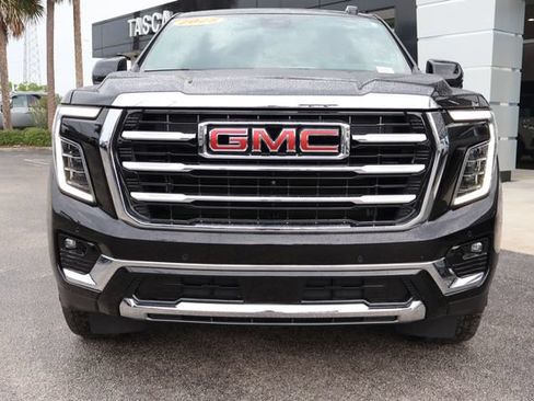 Used 2025 GMC Yukon Elevation AWD/4WD image 3