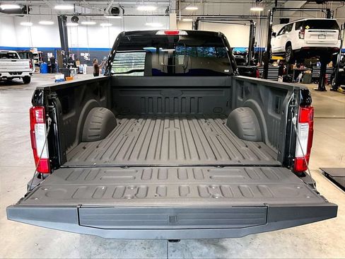 Used 2019 Ford F250 Lariat w/ Lariat Ultimate Package AWD/4WD image 32