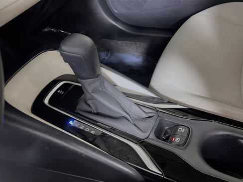 Used 2020 Toyota Corolla LE image 22