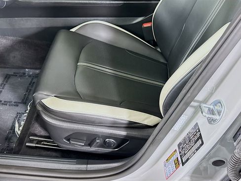 Used 2025 Kia K5 GT-Line w/ GT-Line Premium Package FWD image 27