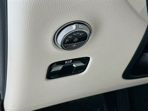 New 2026 Mercedes-Benz GLC 300 GLC 300 image 11