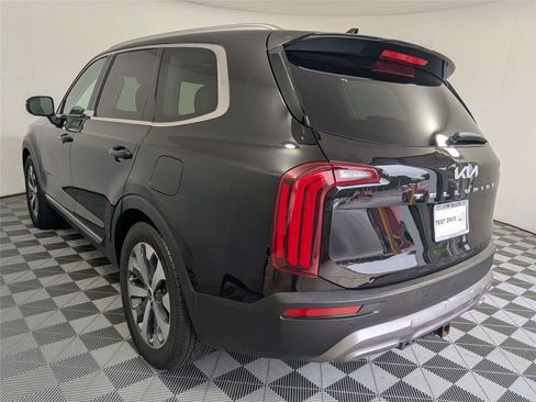 Used 2022 Kia Telluride EX w/ EX Premium Package FWD image 10