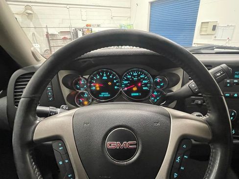 Used 2014 GMC Sierra 2500 SLE w/ SLE Preferred Package image 7