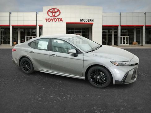 New 2026 Toyota Camry SE FWD image 2