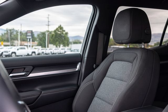 Certified 2025 GMC Terrain Elevation AWD/4WD image 10
