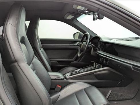 Used 2020 Porsche 911 Carrera RWD image 18
