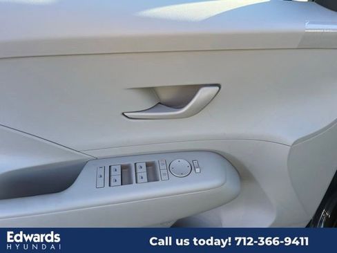 New 2025 Hyundai Kona SEL image 16