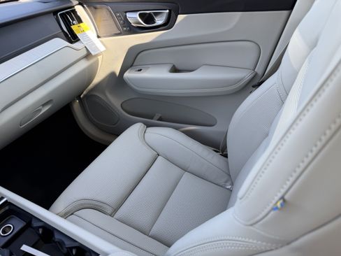 New 2026 Volvo XC60 T8 Ultra w/ Climate Package image 15