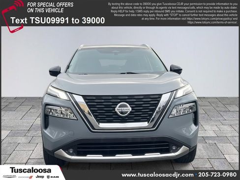 Used 2021 Nissan Rogue Platinum image 2