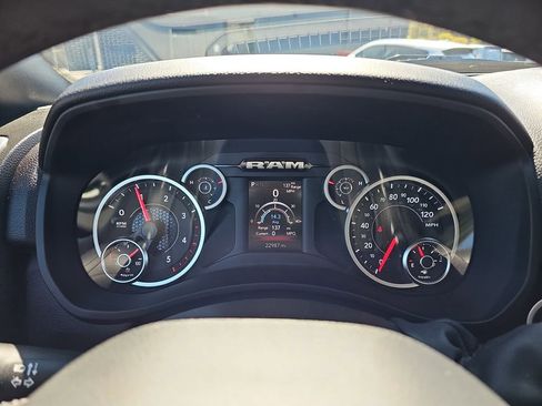 Used 2025 RAM 2500 Big Horn AWD/4WD image 24