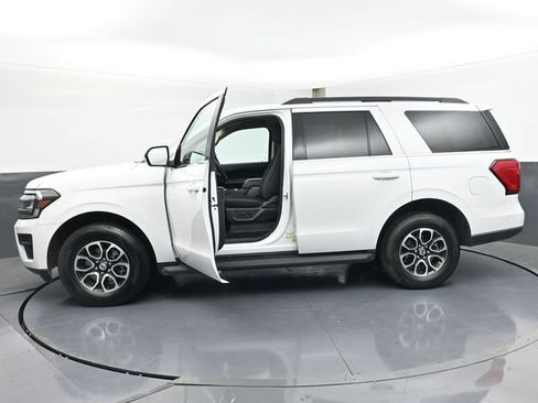 Used 2023 Ford Expedition XL AWD/4WD image 45