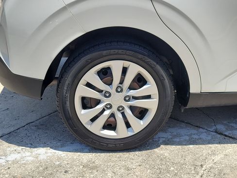 Used 2023 Kia Soul LX FWD image 5
