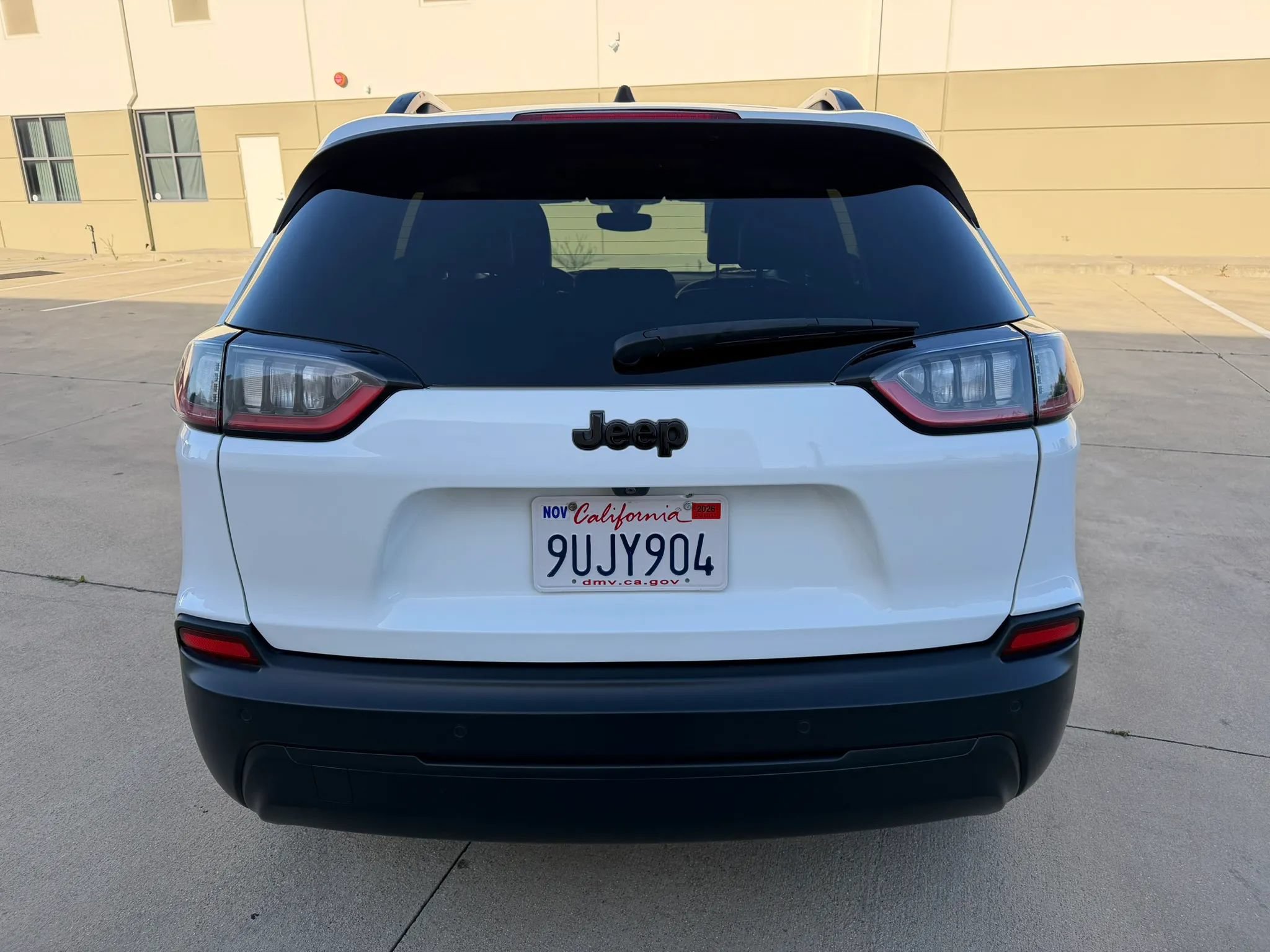 Used 2020 Jeep Cherokee Latitude Plus FWD image 6