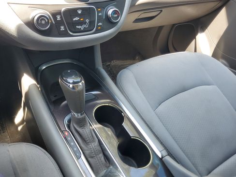 Used 2016 Chevrolet Malibu LT image 25