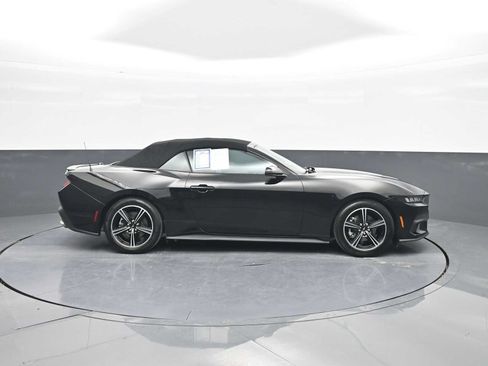 Used 2025 Ford Mustang Premium RWD image 9
