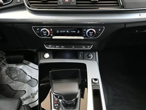Certified 2025 Audi Q5 2.0T Premium w/ Convenience Plus Package image 28