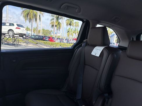 New 2026 Honda Odyssey Touring image 6