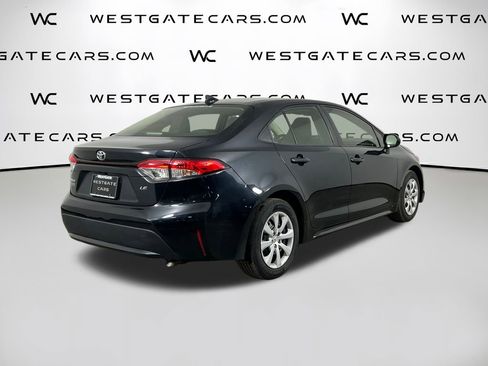 Used 2021 Toyota Corolla LE image 39