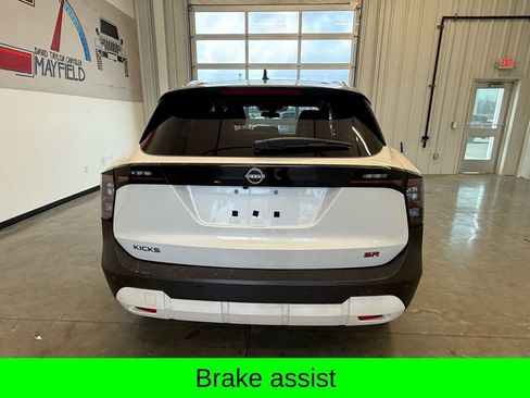 Used 2025 Nissan Kicks SR image 7