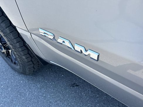 Used 2019 RAM 1500 Big Horn AWD/4WD image 12