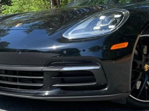 Used 2020 Porsche Panamera image 3