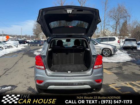 Used 2019 Chevrolet Trax LT w/ LT Convenience Package image 18