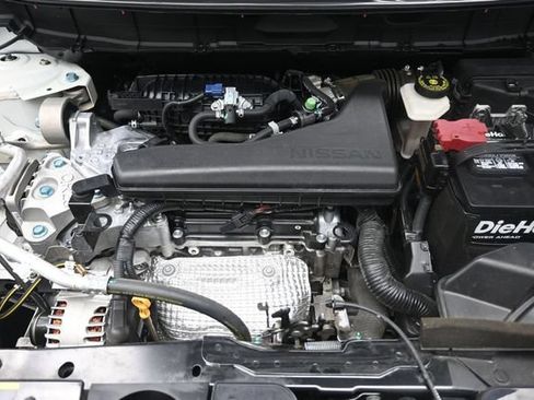 Used 2015 Nissan Rogue SV w/ SV Premium Package FWD image 52