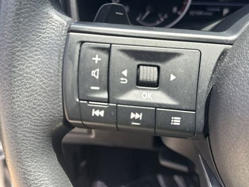 Used 2023 Nissan Rogue S FWD image 22