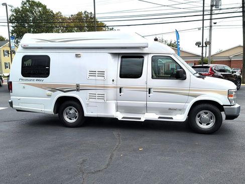 Used 2010 Ford E-350 and Econoline 350 Super Duty image 4