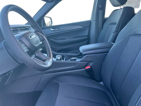 New 2025 Jeep Grand Cherokee Laredo image 19