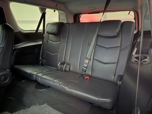 Used 2020 Cadillac Escalade ESV Premium Luxury AWD/4WD image 25