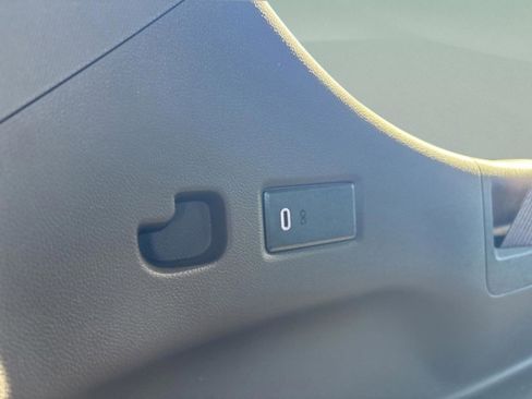 Used 2023 GMC Yukon XL Denali image 43