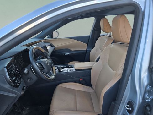 Used 2024 Lexus RX 350 Premium w/ Accessory Package (Z1) FWD image 12