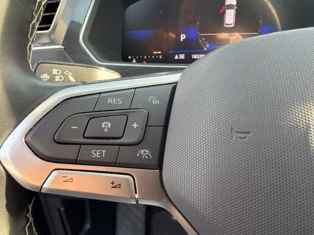 Used 2023 Volkswagen Tiguan SE w/ Panoramic Sunroof Package AWD/4WD image 16