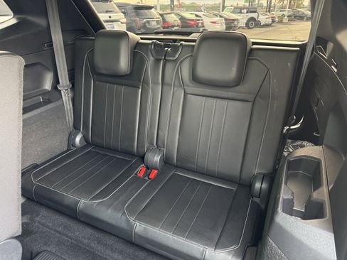 Used 2023 Volkswagen Tiguan SE R-Line image 32