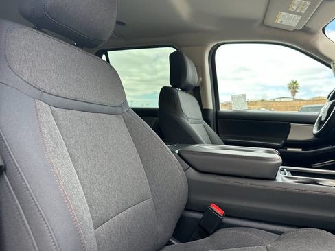 Used 2025 Ford Expedition Active AWD/4WD image 23