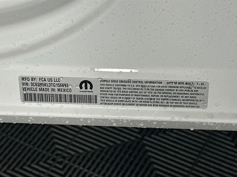 New 2026 RAM 2500 Laramie AWD/4WD image 19