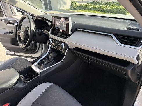 Used 2024 Toyota RAV4 XLE w/ Convenience Package image 33