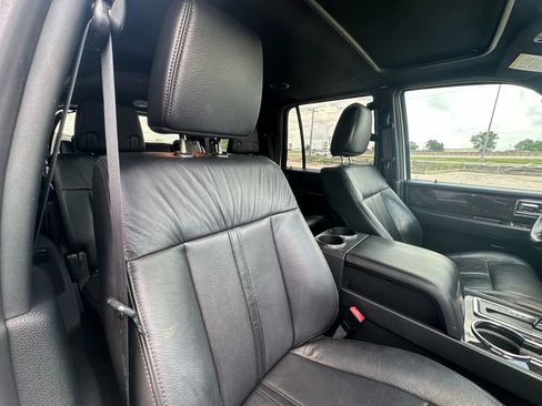 Used 2016 Lincoln Navigator Reserve image 25