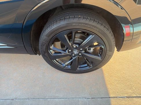 Used 2025 Buick Envision Sport Touring AWD/4WD image 32