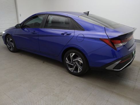 Used 2025 Hyundai Elantra Sport FWD image 3
