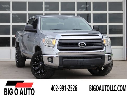 Used 2015 Toyota Tundra SR5 w/ SR5 Upgrade Package AWD/4WD image 1