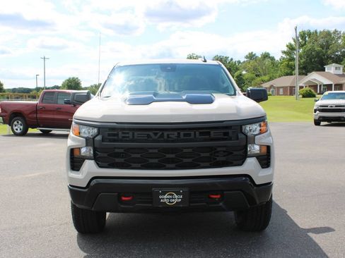New 2026 Chevrolet Silverado 1500 Custom Trail Boss w/ LPO, Dark Essentials Package AWD/4WD image 3