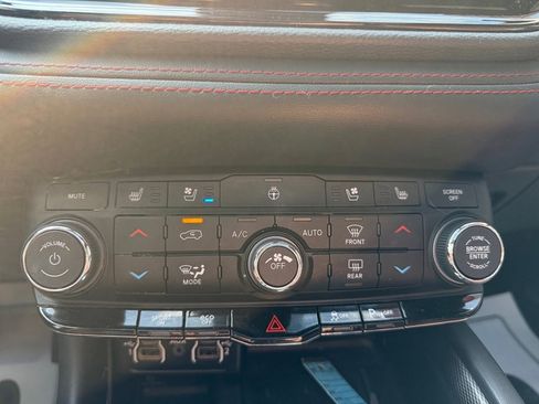 Used 2025 Dodge Durango R/T AWD/4WD image 27